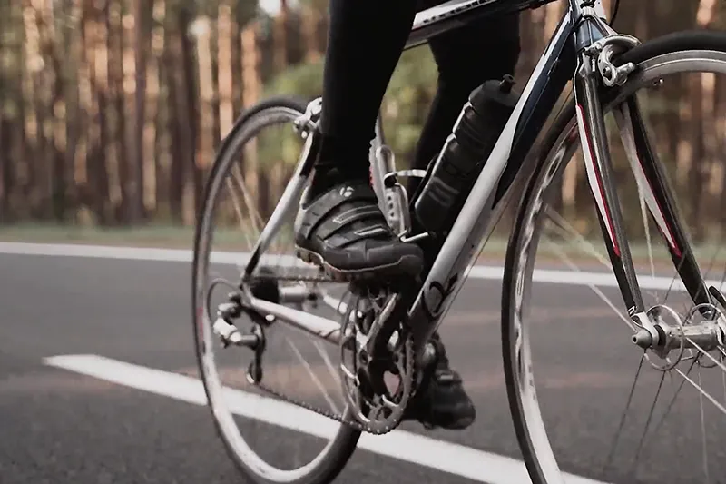 Comprobación de la posición sobre el pedal de un ciclista para una correcta Colocación y ajuste de calas