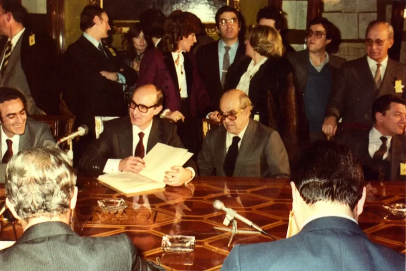 Firma del Concierto Económico de 1981 en el Congreso de los Diputados