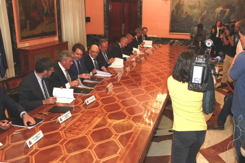 Firma de la modificación del Cupo y el Concierto Económico de 2017, en el congreso de los Diputados