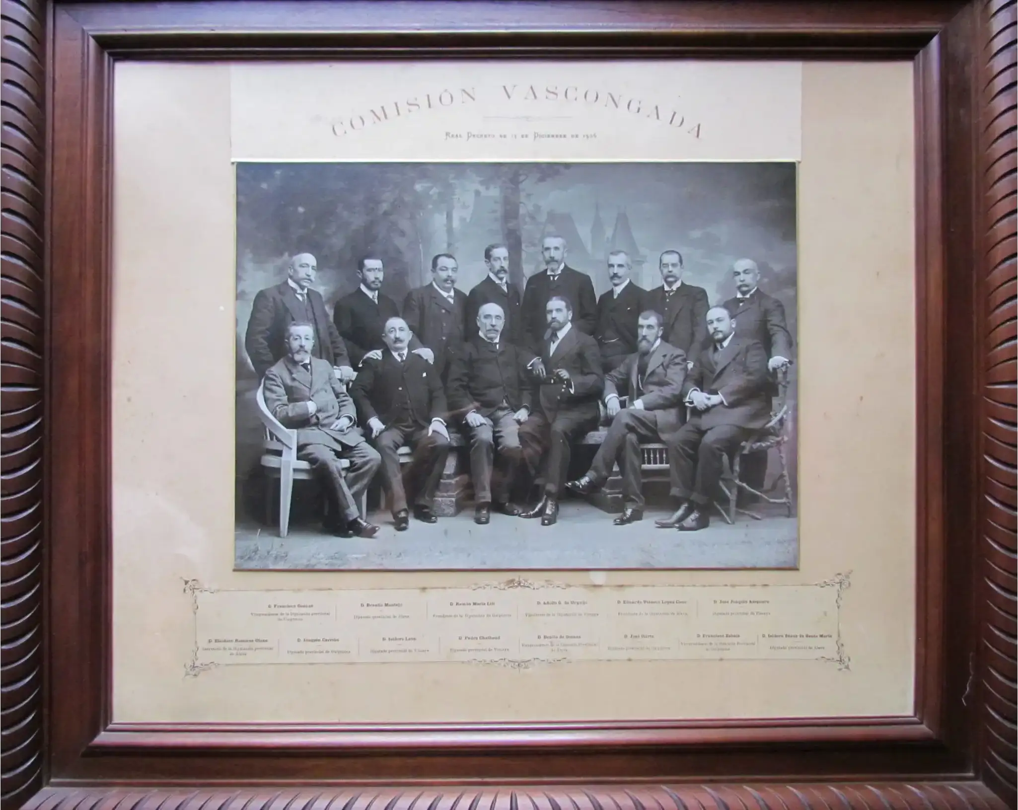 Foto de la comisión Vascongada que se encargó de la negociación por la Renovación del Concierto Económico en 1906