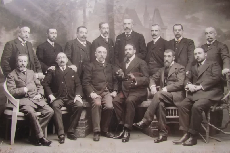 Foto de la comisión Vascongada que se encargó de la negociación por la Renovación del Concierto Económico en 1906